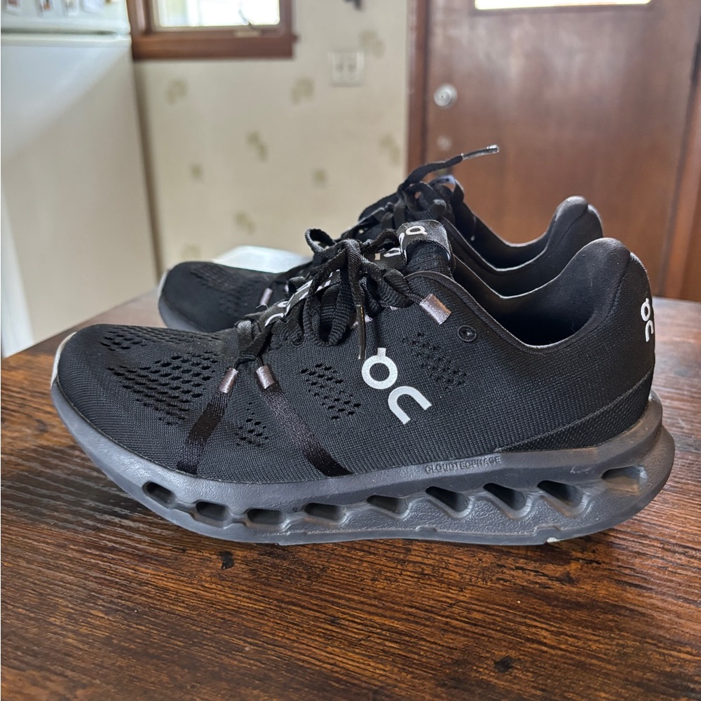 On Cloud Surfer Black Sneakers